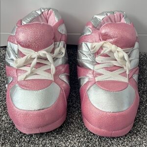 NWOT-Snooki Slippers in Metallic Pink & Silver